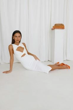 Best deal ๐คฉ Hello Molly Sweet Dahlia Maxi ๐ Dress White ๐ 7 Hello Molly Sweet Dahlia Maxi Dress White