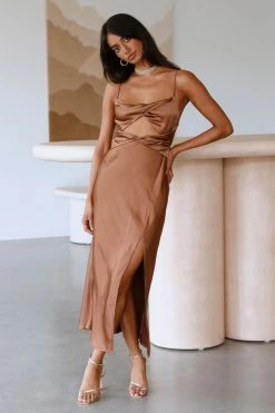 Hello Molly First Impressions Midi Dress Chocolate