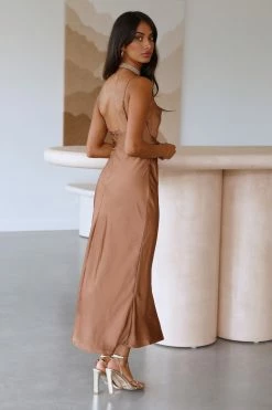 Hello Molly First Impressions Midi Dress Chocolate